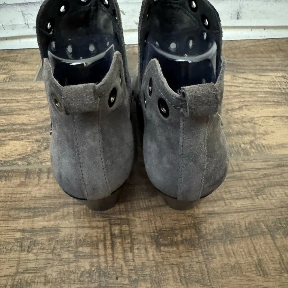 Sam Edelman‎ 8.5 Rubin Gray Bootie Shoe Suede Grommet Comfort Slip On